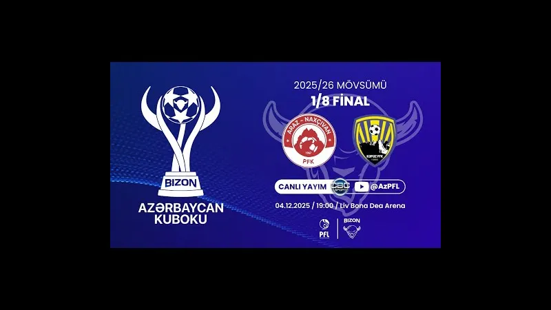 Cầu thủ của đội A tung cú đá mạnh trong trận đấu với đội B