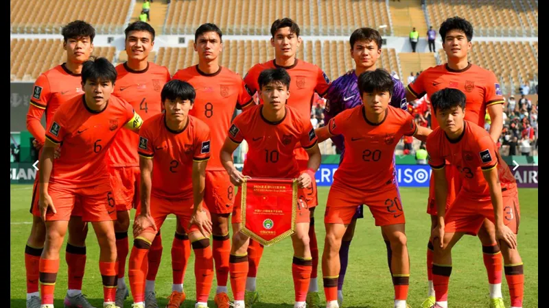 Cầu thủ U23 Trung Quốc và U23 Nhật Bản tranh chấp quả bóng - Phong độ gần Cầu thủ U23 Trung Quốc và U23 Nhật Bản tranh chấp quả bóng - Phong độ gần